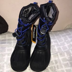 NWT Thinsulate waterproof Snow Boots Boys